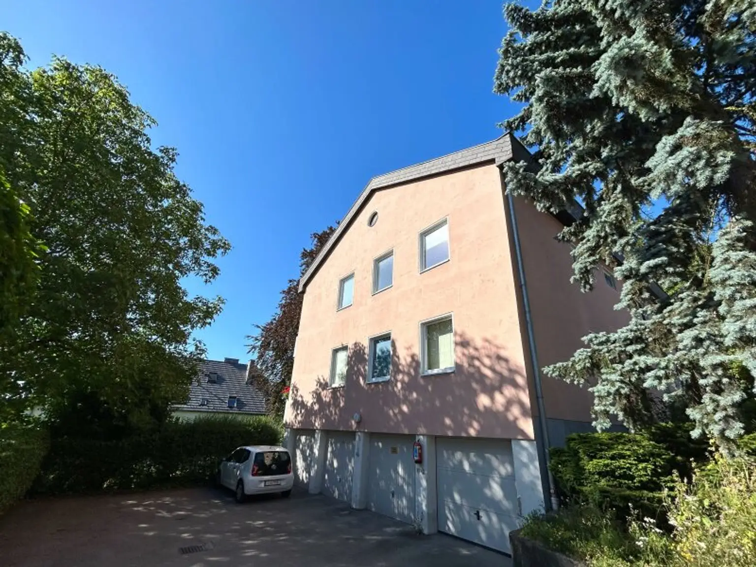 Helle 2-Zimmer-Wohnung mit traumhaftem Stadtblick in Bestlage am Froschberg