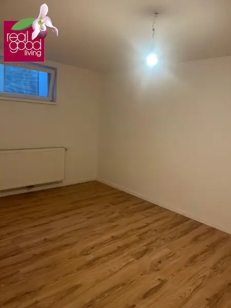 Teilmöbliertes Traumhaus in einer Kleingartensiedlung mit Pool, Garten und einem Wohnkeller