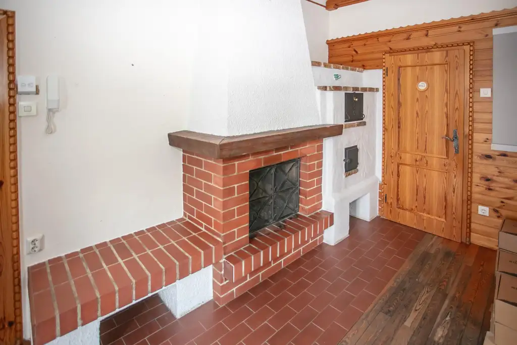 Mehrfamilienhaus - Zwei Wohneinheiten - Gewerbe möglich - großzügige Nutzflächen