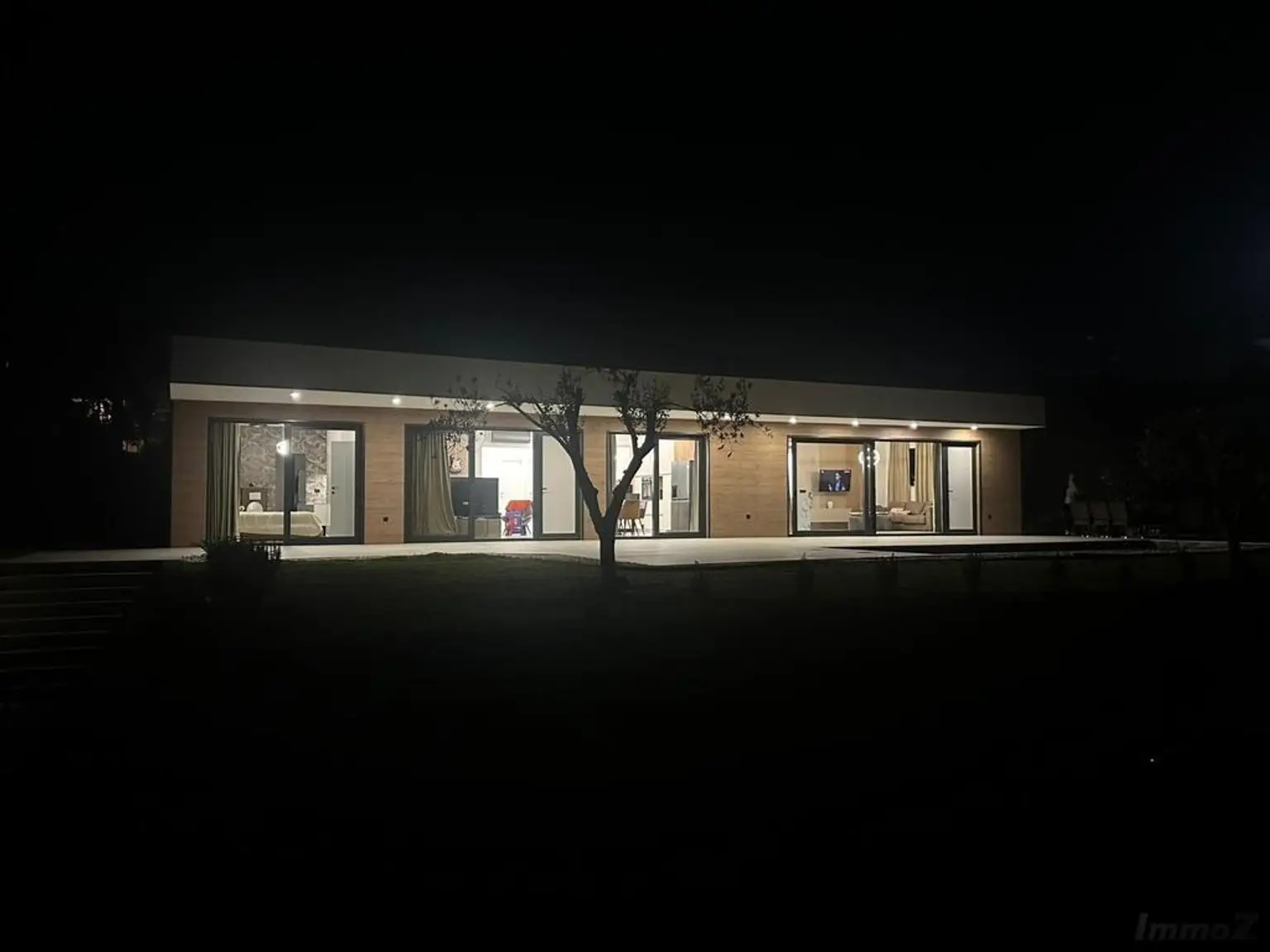 999D63A1-1DAD-44D4-A027-24EB0D8BFA74_1_105_c