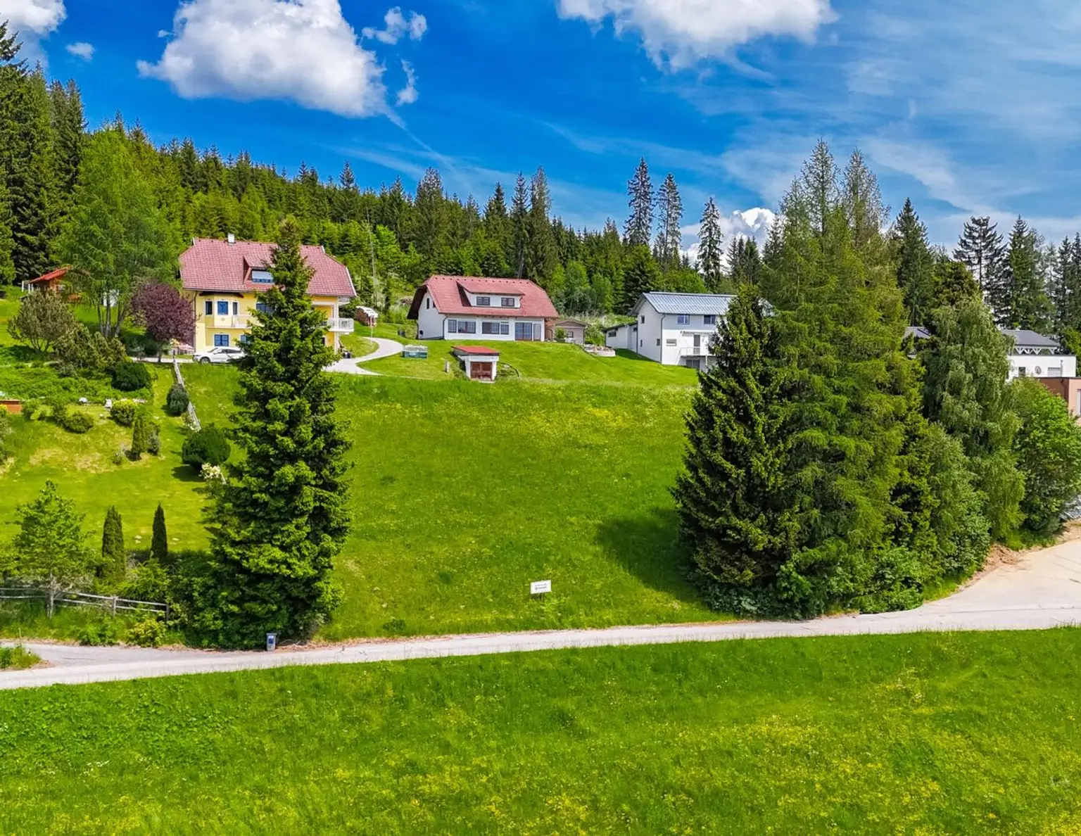 "Panorama-Grund" mit atemberaubendem Blick im Sonnenort Diex