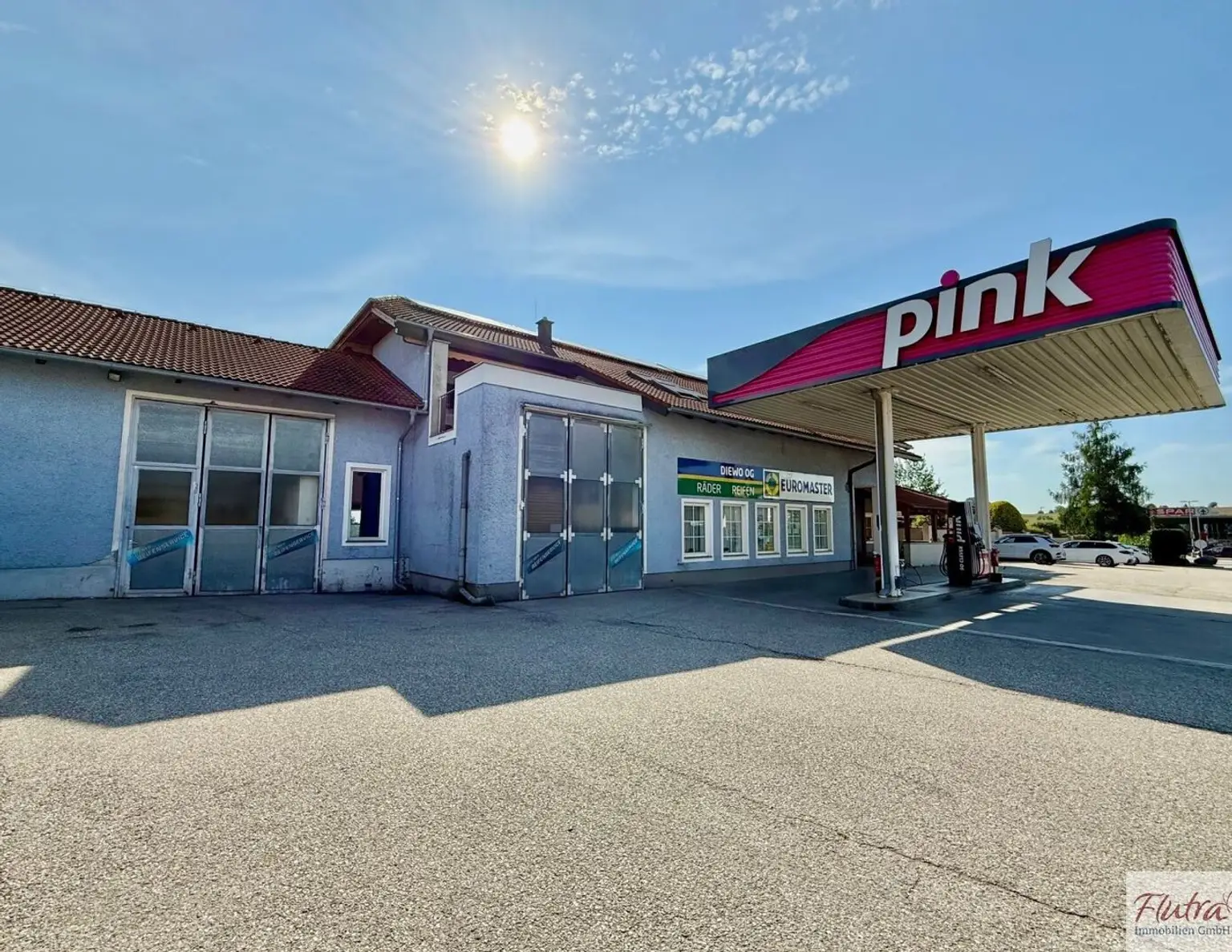 Attraktives Renditeobjekt: Wohn- und Geschäftshaus in Buchkirchen mit Garten und Pool!