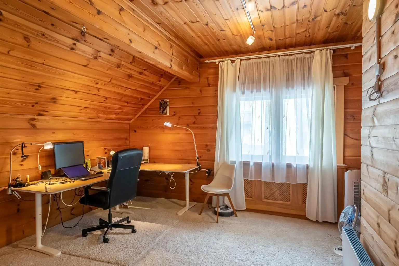 Büro Zimmer DG