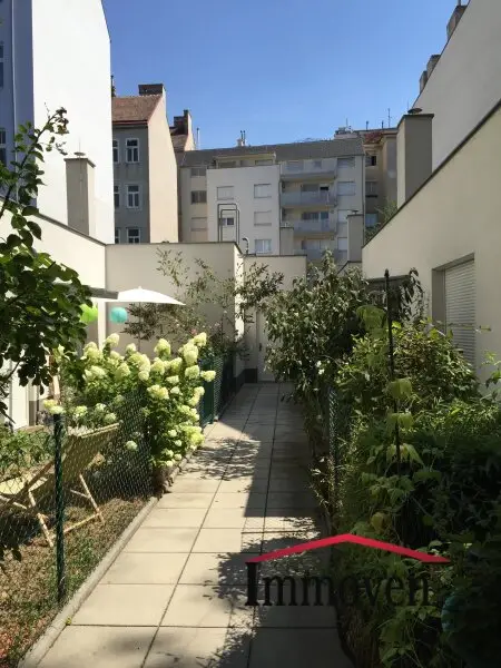 HOFSEITIG - Großzügige 4-Zimmerdachgeschosswohnung mit Terrasse und Klimaanlage nahe Mariahilfer Straße! (Mietbeginn 01.10.2025)