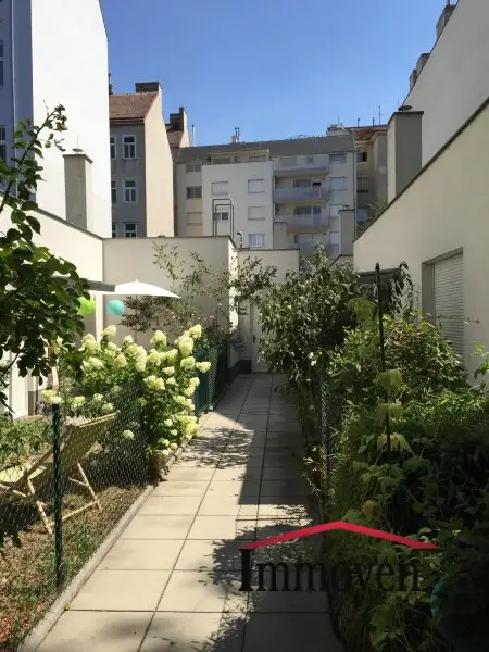 HOFSEITIG - Großzügige 4-Zimmerdachgeschosswohnung mit Terrasse und Klimaanlage nahe Mariahilfer Straße! (Mietbeginn 01.10.2025)