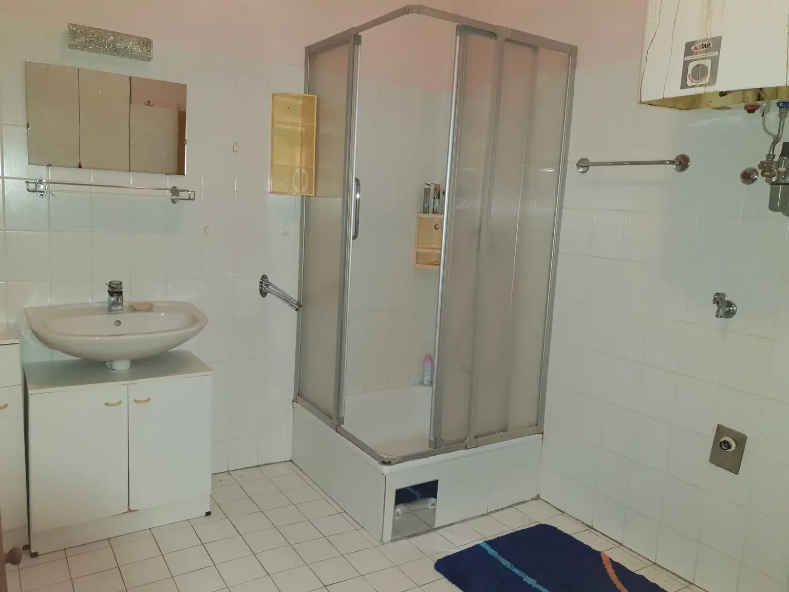 Zweifamilienhaus mit großem Garten zu verkaufen!