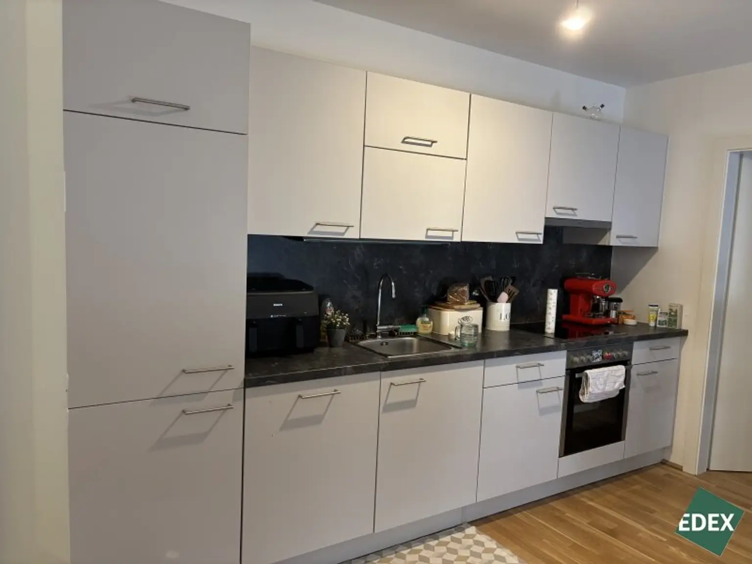 Ab sofort: Moderne 2-Zimmer-Wohnung mit Balkon nahe U1 Rennbahnweg