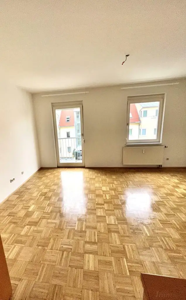 ab 1.12.2025 - 2 Zimmerwohnung mit Balkon, gepflegter Zustand,