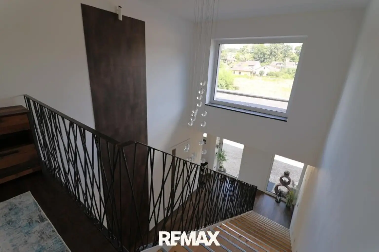 Diele mit Aufgang EG