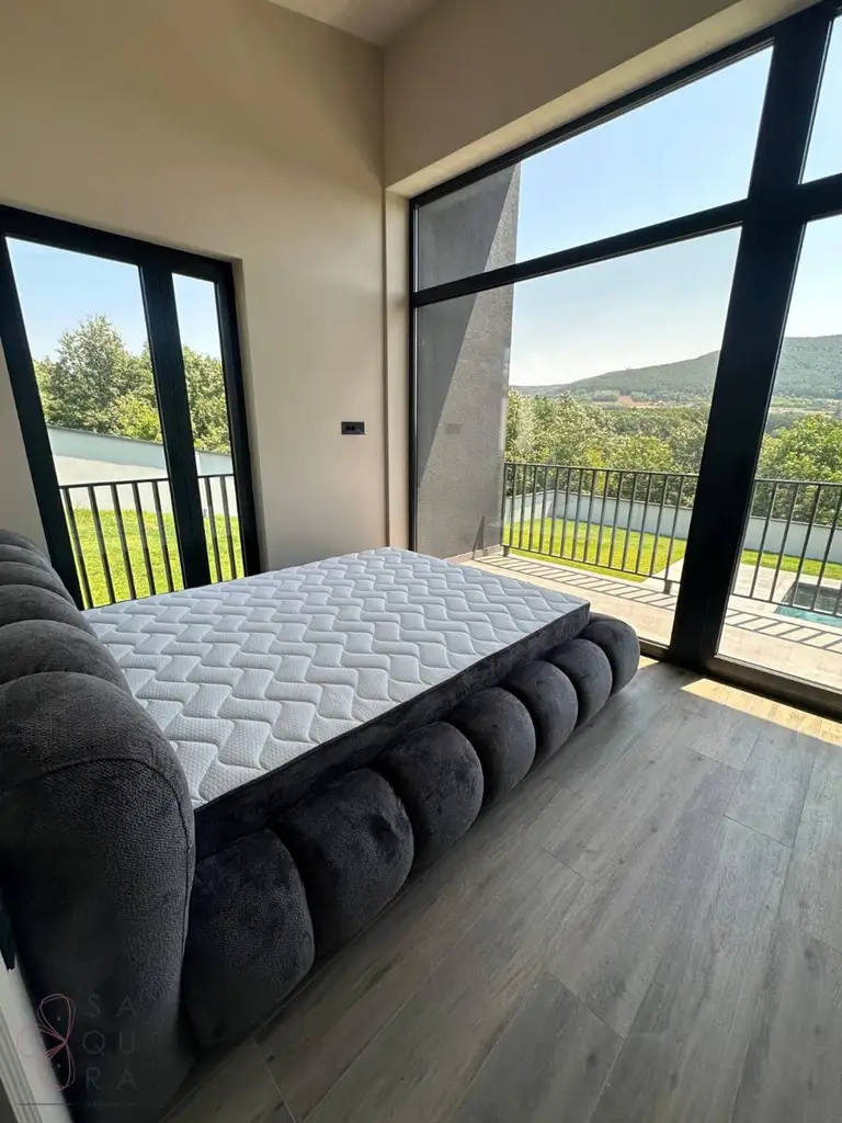 Exklusive Familienvilla mit Pool – Luxus und Natur im Einklang, Kosmaj – Rogača