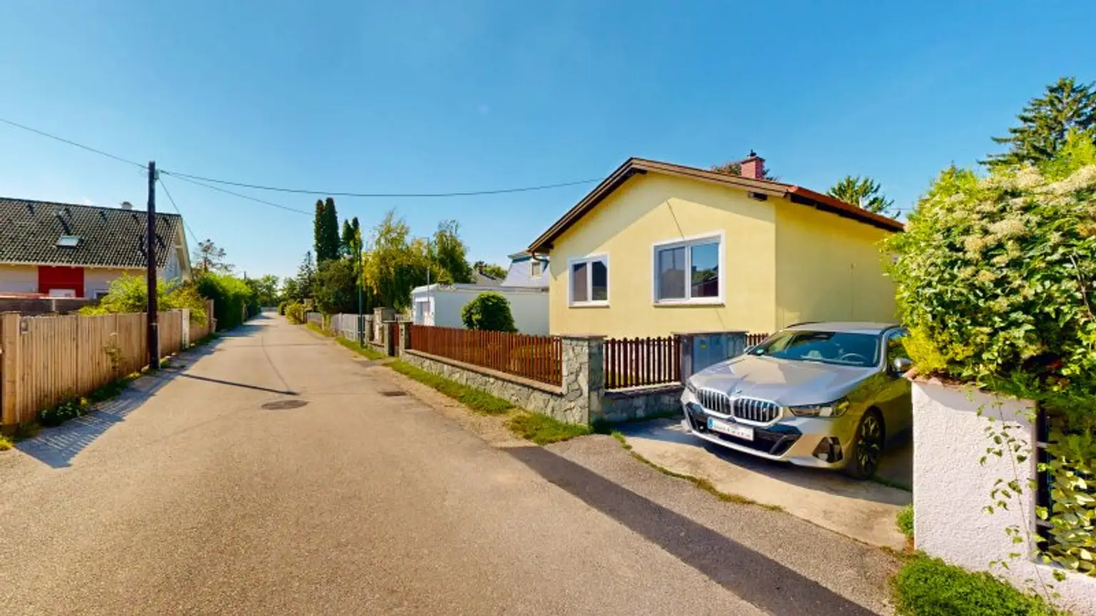 Hinreißender Bungalow mit großem Garten und Entwicklungspotential | 3 Zimmer | Terrasse