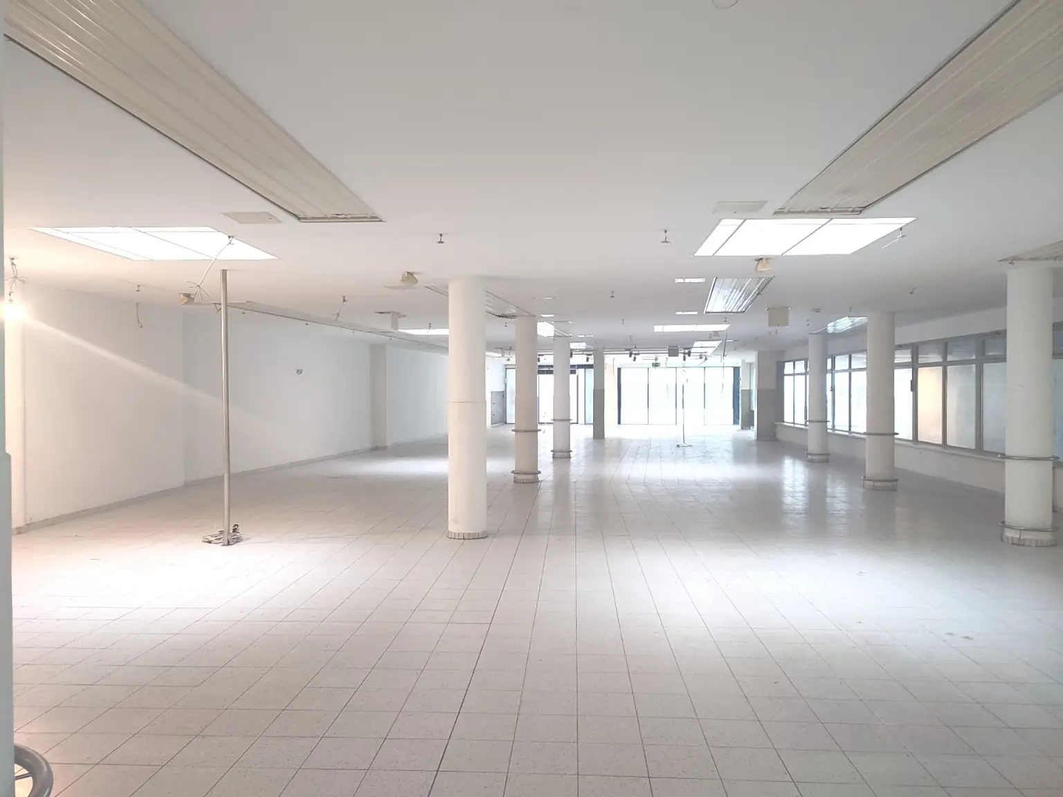 Verkaufsfläche Neben