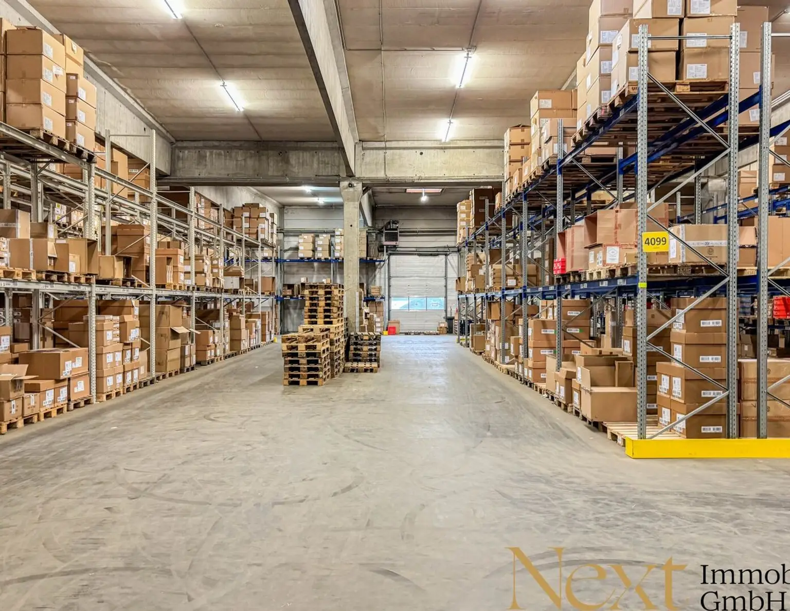 Lagerhalle samt Büros in verkehrstechnisch optimaler Lage in Wels zu vermieten! Gleisanschluss vorhanden!