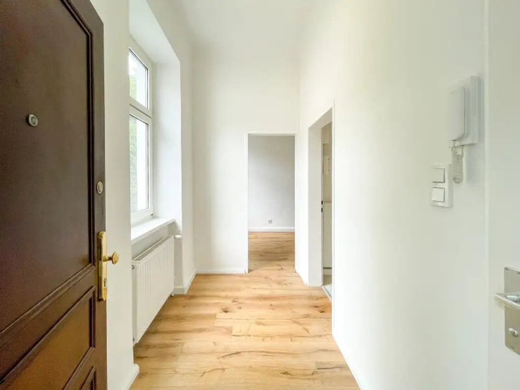 NÄHE AUGARTEN: helle sanierte 3-Zimmerwohnung inkl. neuer Küche und neuem Bad