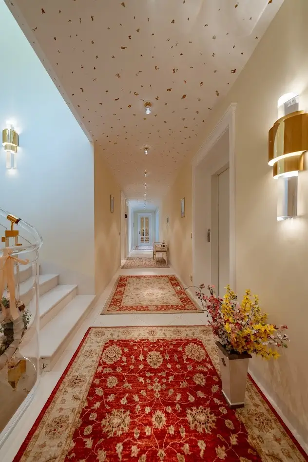 Traumhafte Villa mit Indoor Pool + großem Garten zu verkaufen!