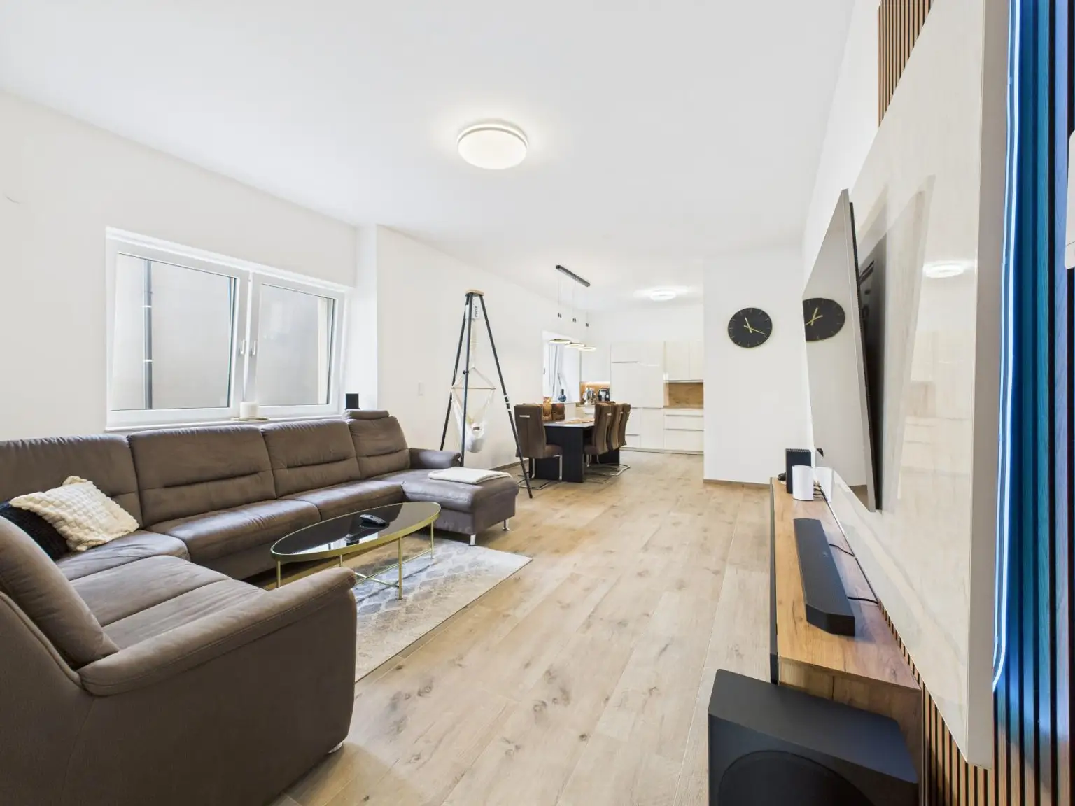 Kernsaniertes Anlageobjekt mit großzügigen Büroflächen und Wohneinheiten in 4050 Traun