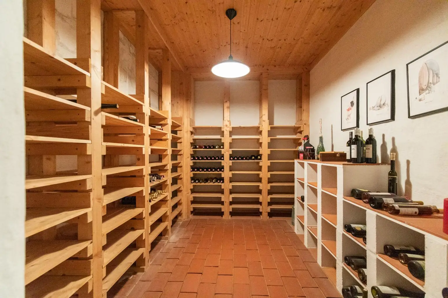 Landhaus Neusiedl See , Keller