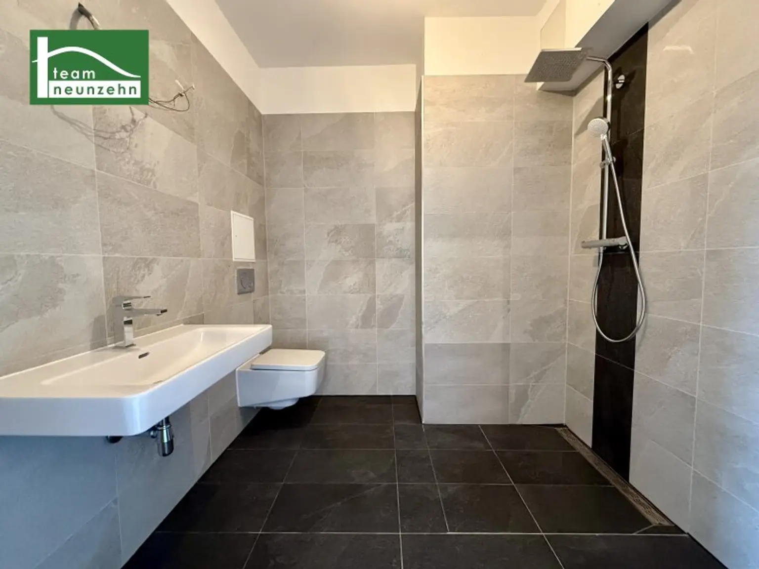 Erstbezug in perfekter Qualität – frisch sanierte 3-Zimmer Wohnung mit Stil. - WOHNTRAUM