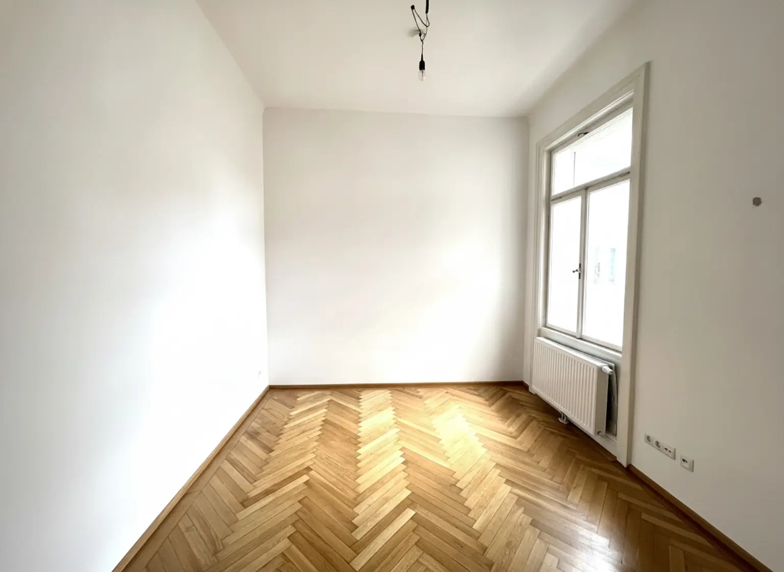 In Renovierung - UNBEFRISTET: Wohnen in Bestlage in einer Altbauwohnung