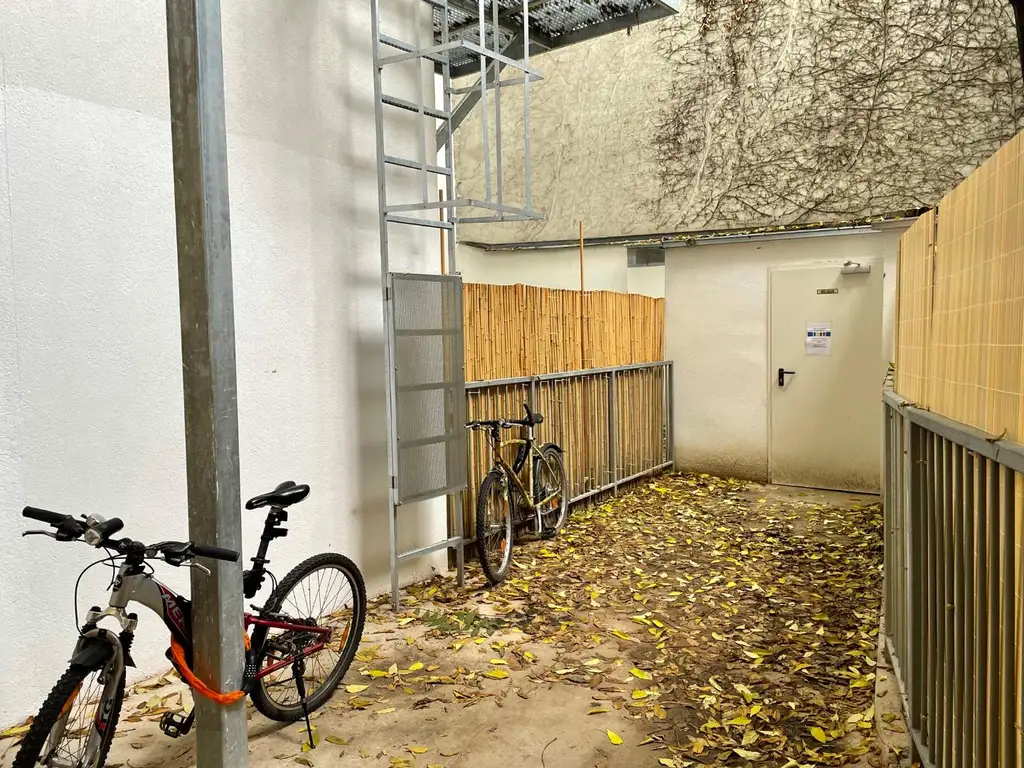 DACHGESCHOSS-Traum in Döbling: 3 Zimmer, sehr große Dachterrasse mit Ausblick, Balkon, 2 Loggien, Klimaanlage, Lift, Top-Ausstattung