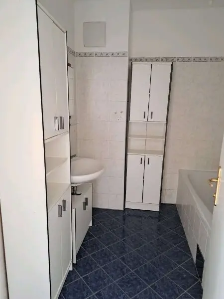 Gepflegte Terrassenwohnung in Hirtenberg: 51m² mit Balkon und Stellplatz!