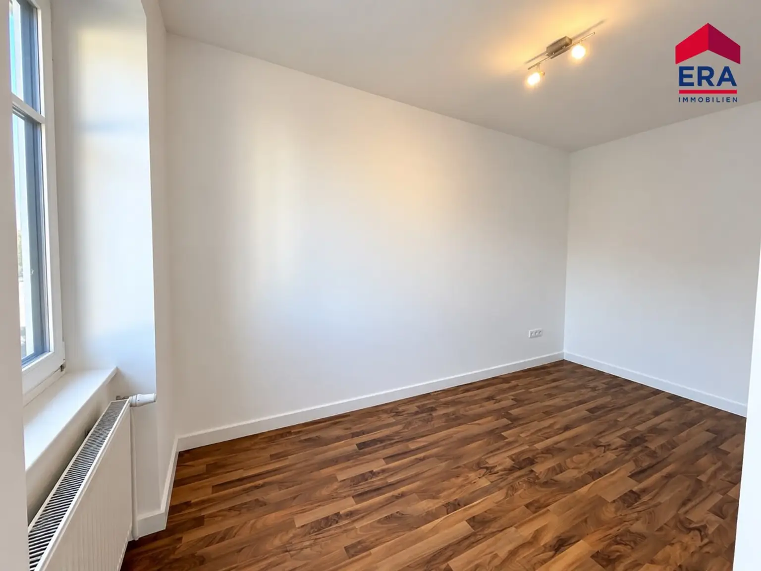 Lichtdurchflutete Altbauwohnung mit Charme – 4 Zimmer in 2193 Wilfersdorf
