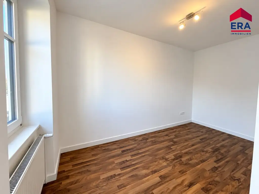 Lichtdurchflutete Altbauwohnung mit Charme – 4 Zimmer in 2193 Wilfersdorf