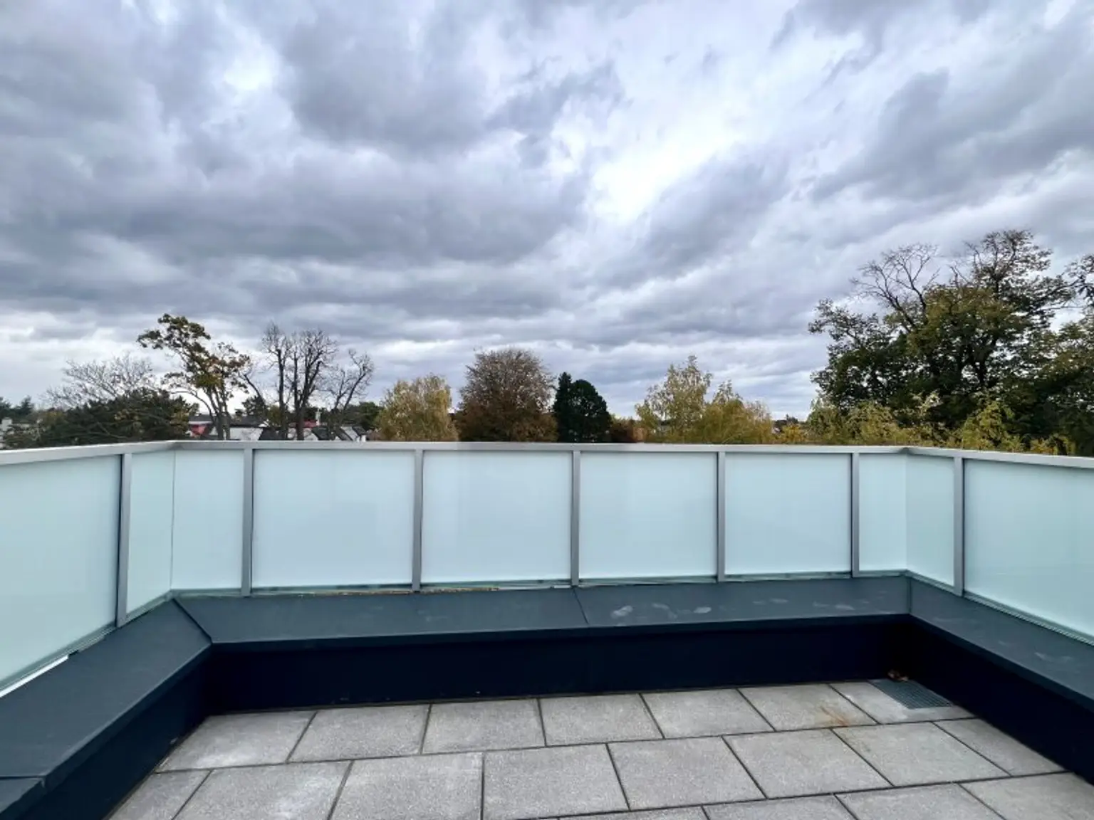 PROVISIONSFREI!!PANORAMABLICK - 2 - ZIMMER WOHNPARADIES MIT TERRASSE