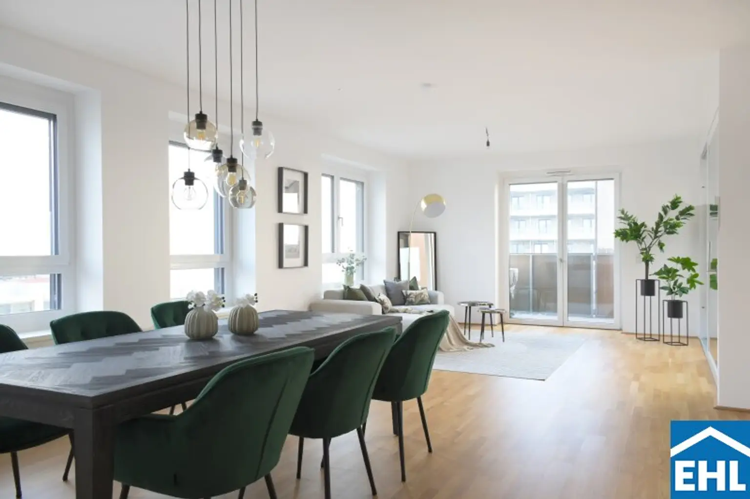 Skyline-Feeling im 34. Stock des Q-Tower mit Südost-Ausrichtung