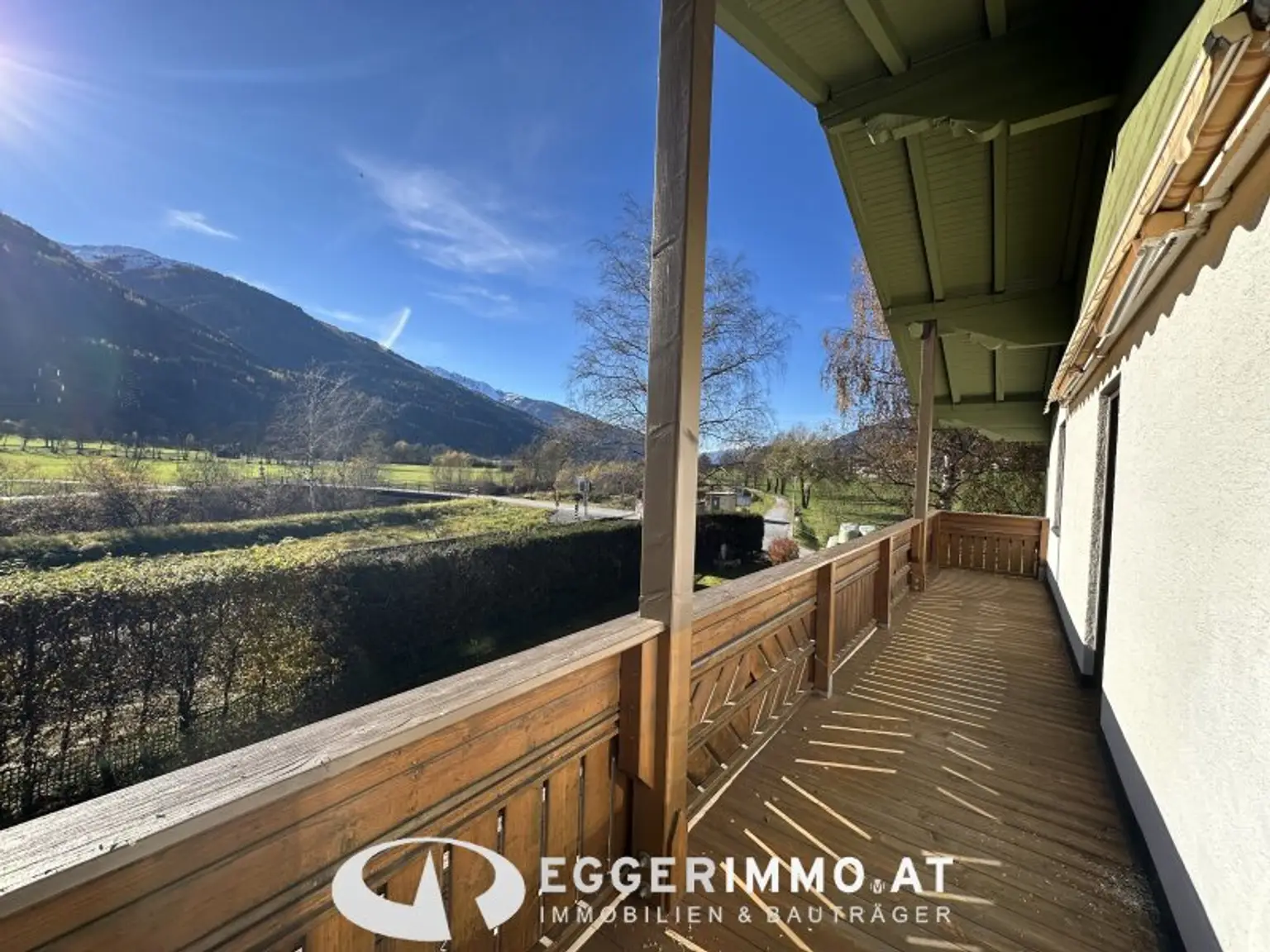 Niedernsill - Spacious 4-Room Apartment with Garden & Balcony for Sale in a Two-Party House