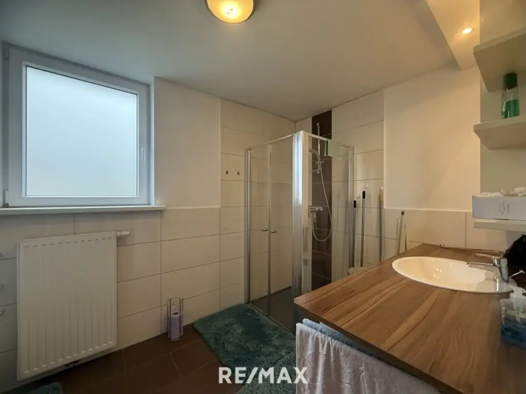 *** Top kernsaniertes 439m² Zinshaus mit Nebengebäude in Kindberg – 4 Einheiten incl. Carports, voll vermietet, starke Renditechance! ***