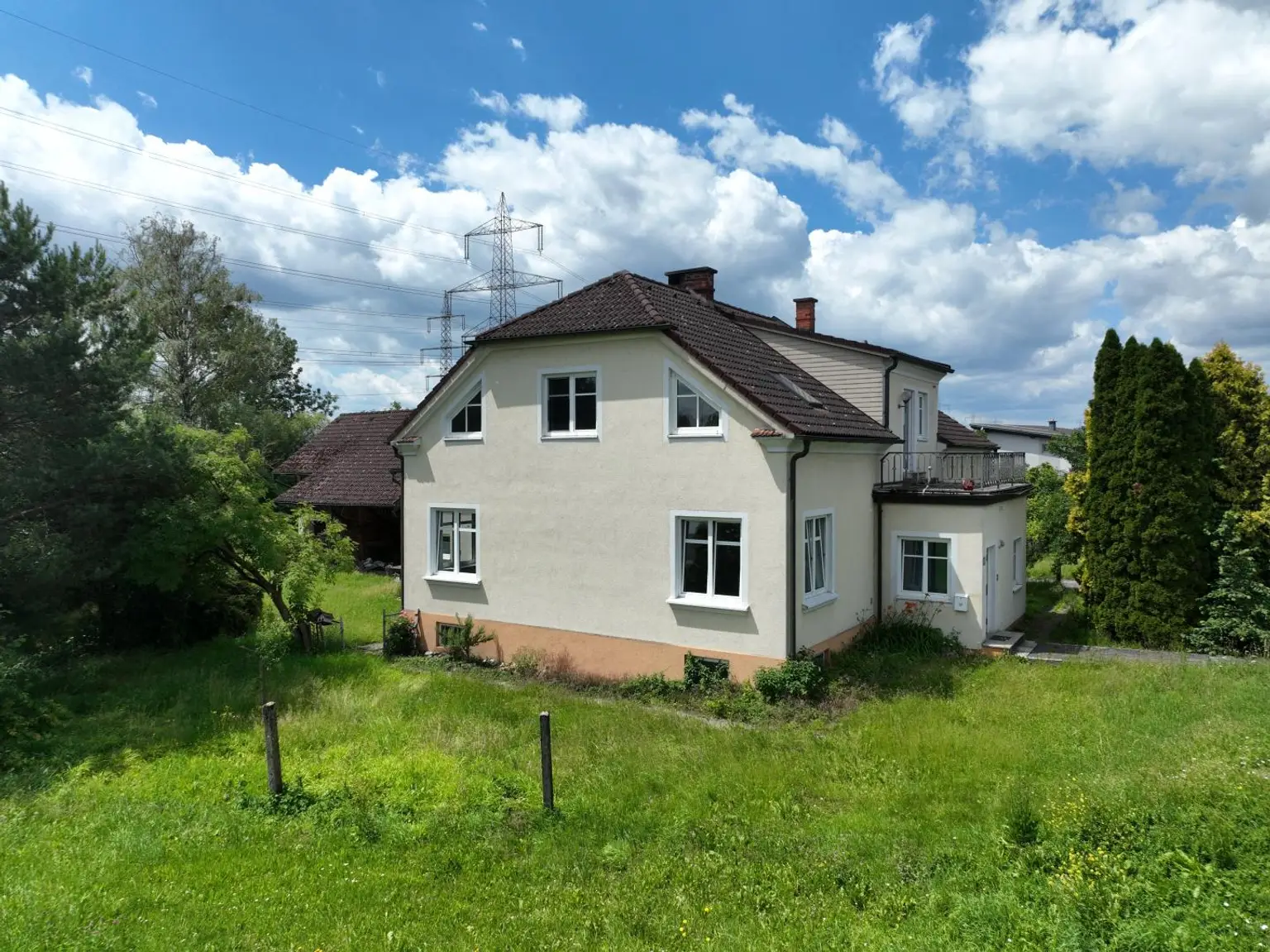 geräumiges Haus im Grünen