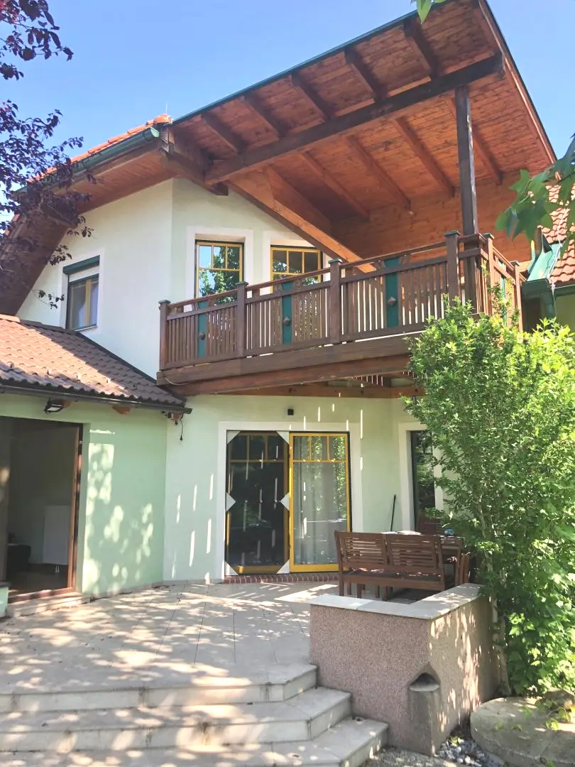 MIETWOHNHAUS MIT POOL, SAUNA UND WINTERGARTEN IN SONNIGER LAGE in  3033 Altlengbach / Sankt Christophen