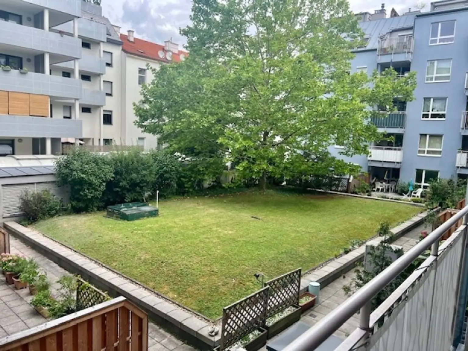 Moderne 3-Zimmer-Wohnung in 1140 Wien: Balkon, Garagen & perfekte WG-Option!