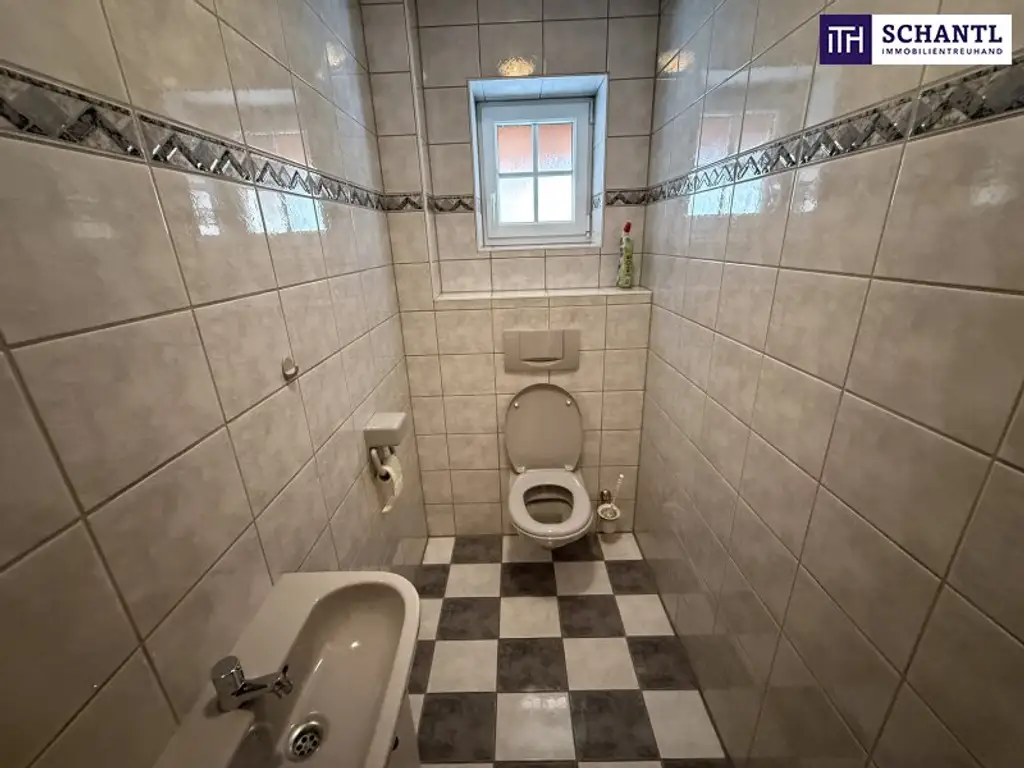 SONNENLAGE - Neuwertiges ca. 160m2 großes Traumhaus mit idyllischem Garten + Terrasse, 2 Garagen & Top-Ausstattung in Ruhelage