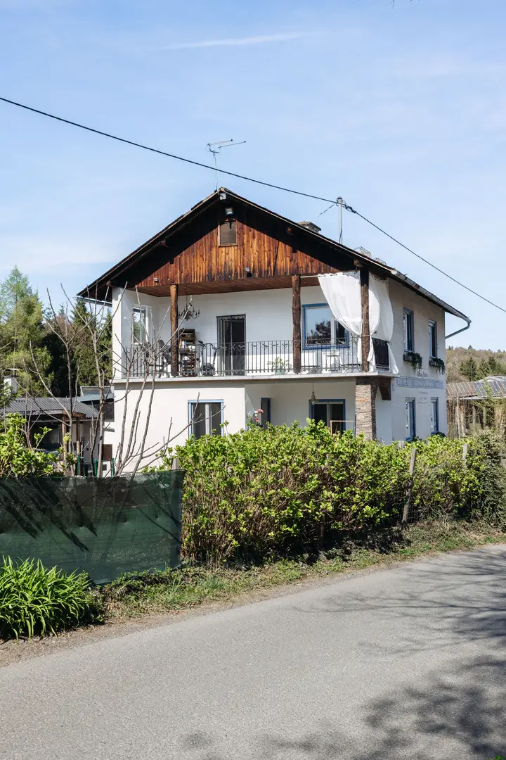 Außenansicht von der Straße aus