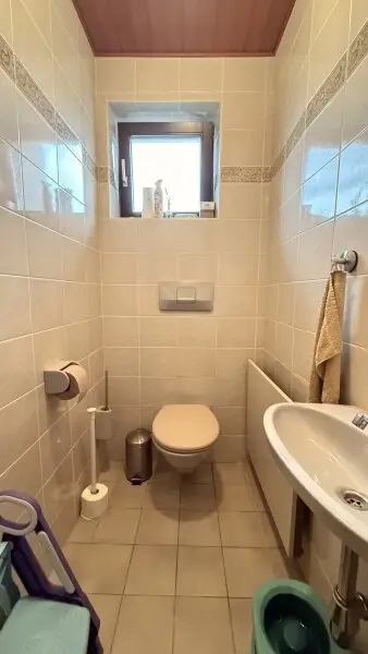 Einfamilienhaus mit Sauna uvm. auf Pachtgrundstück (verlängerbar) in Steinbrunn mit Zugang zum Badeteich!