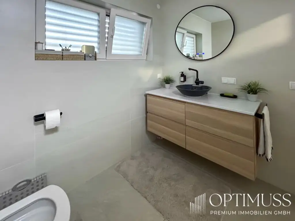 Moderne Doppelhaushälfte mit Terrasse, Pool , Garten & hochwertiger Ausstattung - Exklusives Wohnen in Gerasdorf !