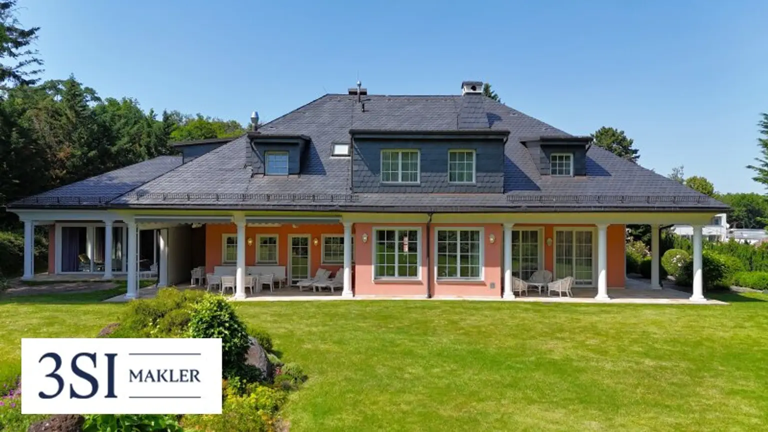 Luxuriöse Villa in Gießhübl: Stilvolles Wohnen mit Pool & traumhaftem Garten!
