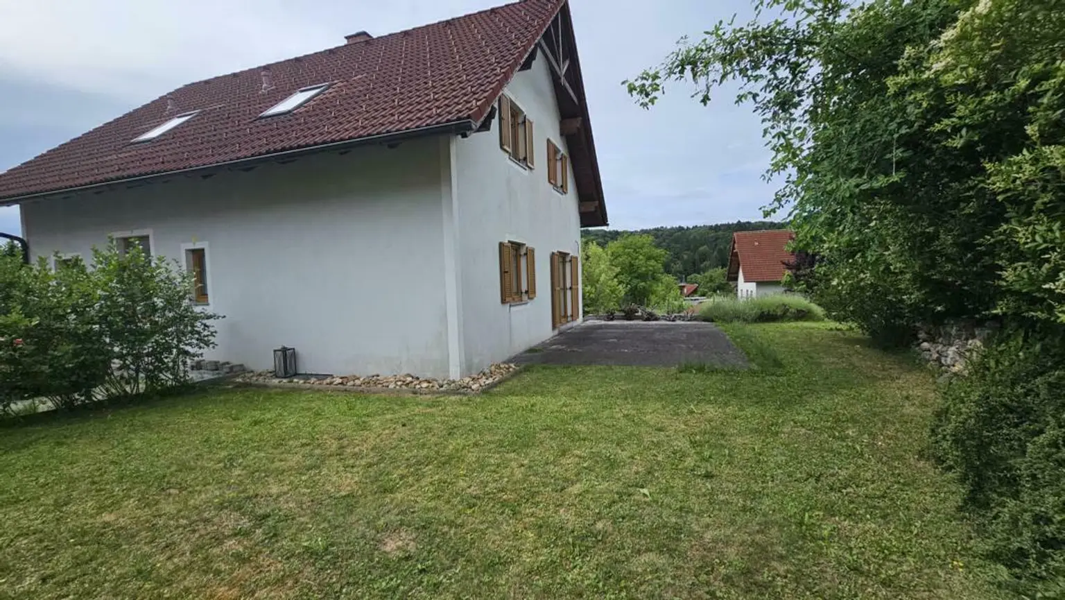 ** Traumhaftes Wohlfühlhaus in ländlicher Idylle trifft Stadtnähe  - nur 15km nach Graz **  Familienparadies mit erstklassiger Infrastruktur **