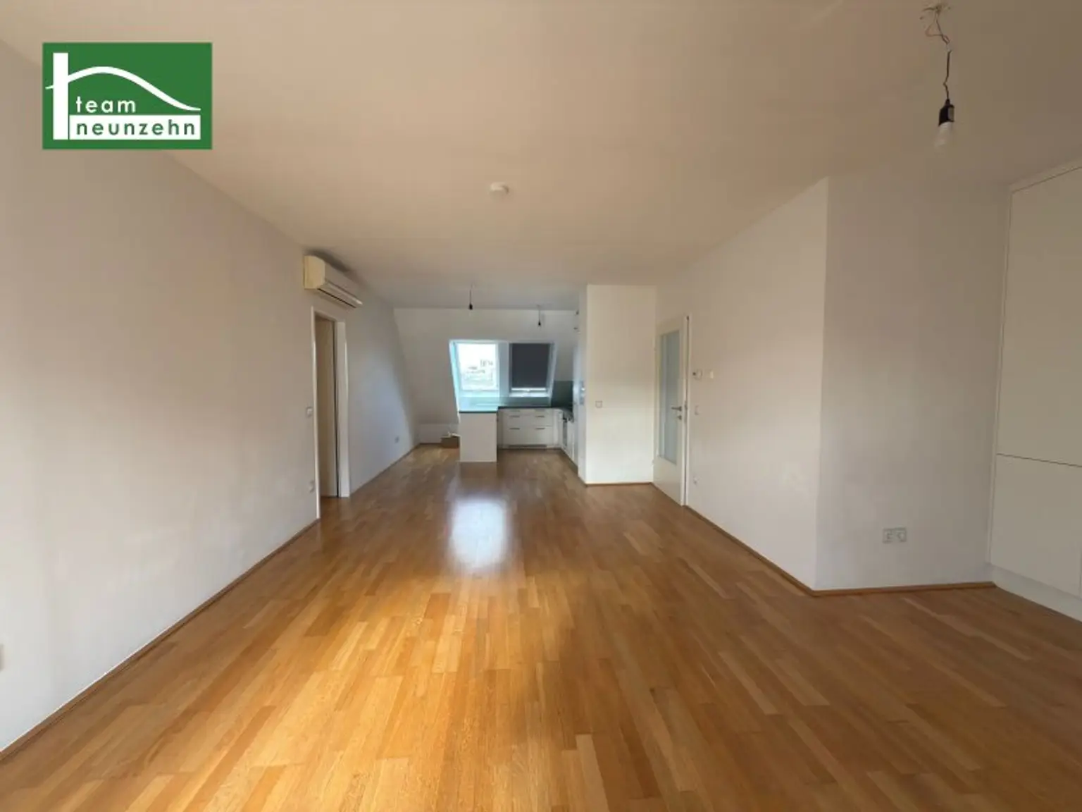 Exklusive 4-Zimmer-Wohnung in Bestlage beim Rochusmarkt ab sofort verfügbar *Inkl Küche*
