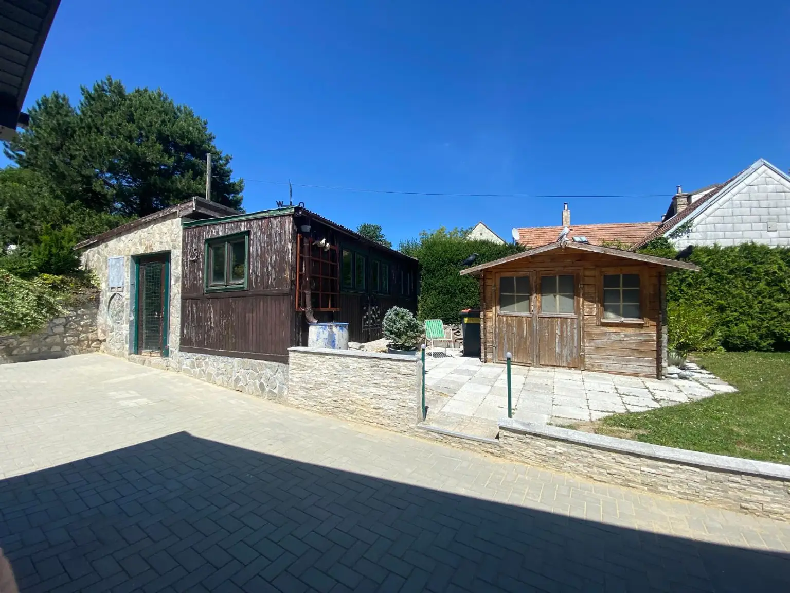 Hübsches Landhaus mit wunderbarem Garten zu vermieten!