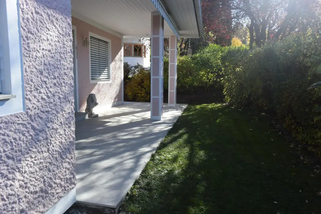 Schöner, sehr gepflegter Bungalow