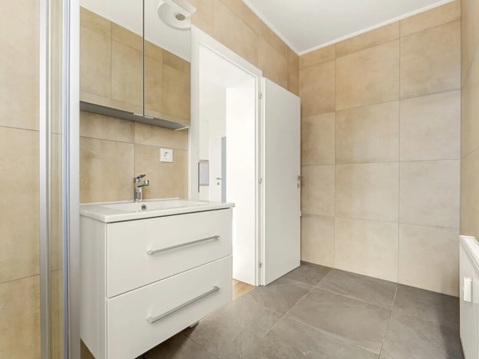 Traumhafte und kernsanierte 1,5 Zimmer Wohnung mit Parkplatz in Klagenfurt - Billrothstraße