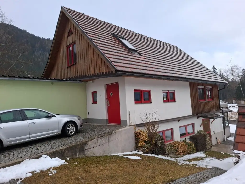 Renoviertes Wohnhaus mit großen Wohnräumen in Tragöss - Nahe Grüner See - zu kaufen !