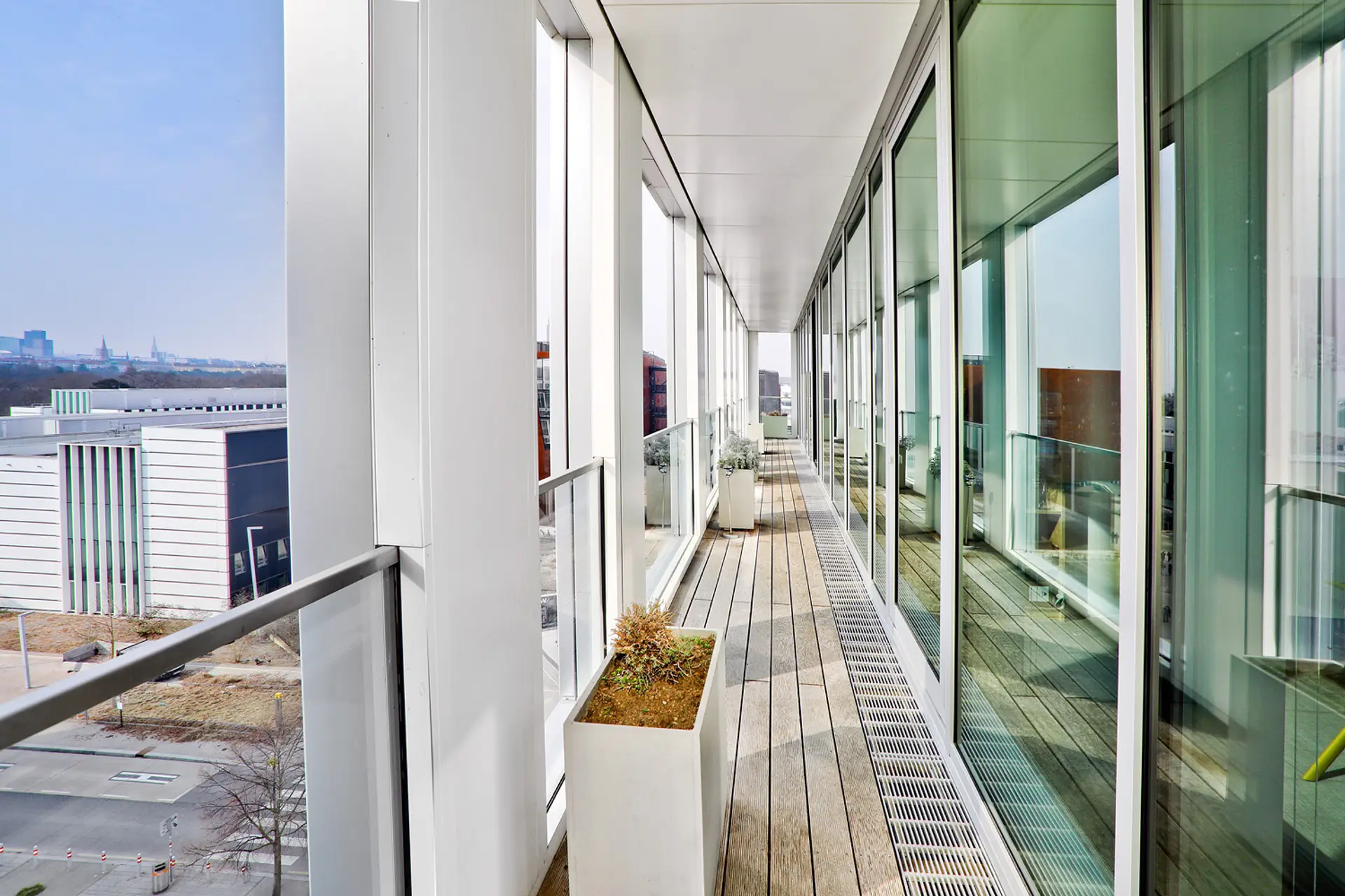 260309 DENK DREI BT B Terrasse