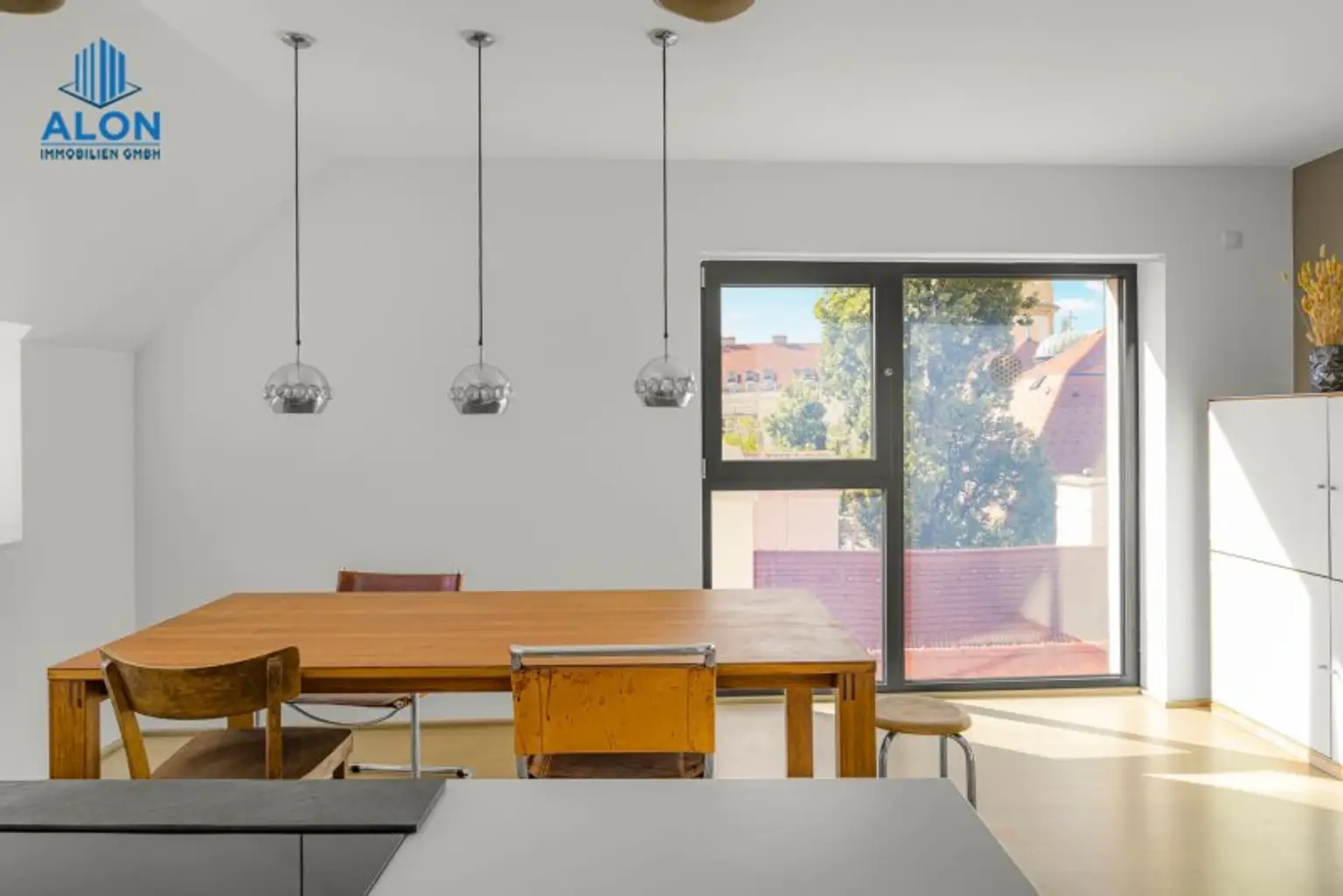 Wunderschöne 4-Zimmer DG-Wohnung mit 2 Terrassen | Garage optional mietbar | Klimaanlage | Nähe Augarten/Taborstraße