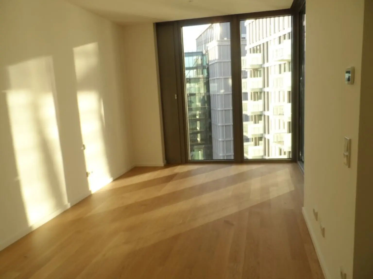 2 ZIMMER mit Balkon in: Parkapartments - CITYNAHER WOHNSITZ ab Dezember!