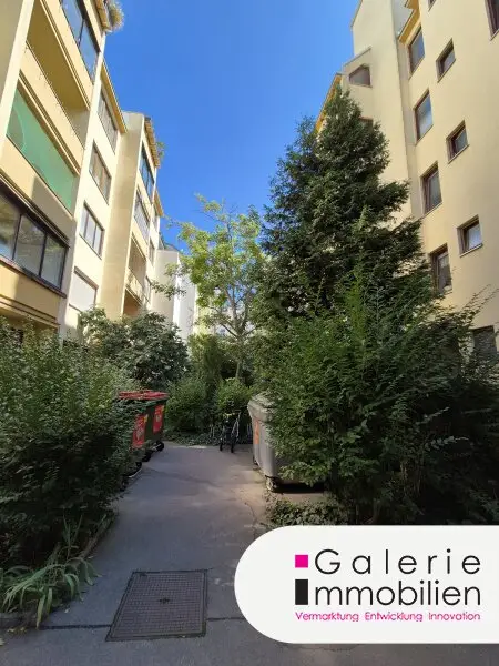 Sonnige und helle 3-Zimmer-Neubauwohnung mit Loggia inkl. Stellplatz - Sanierungsbedarf