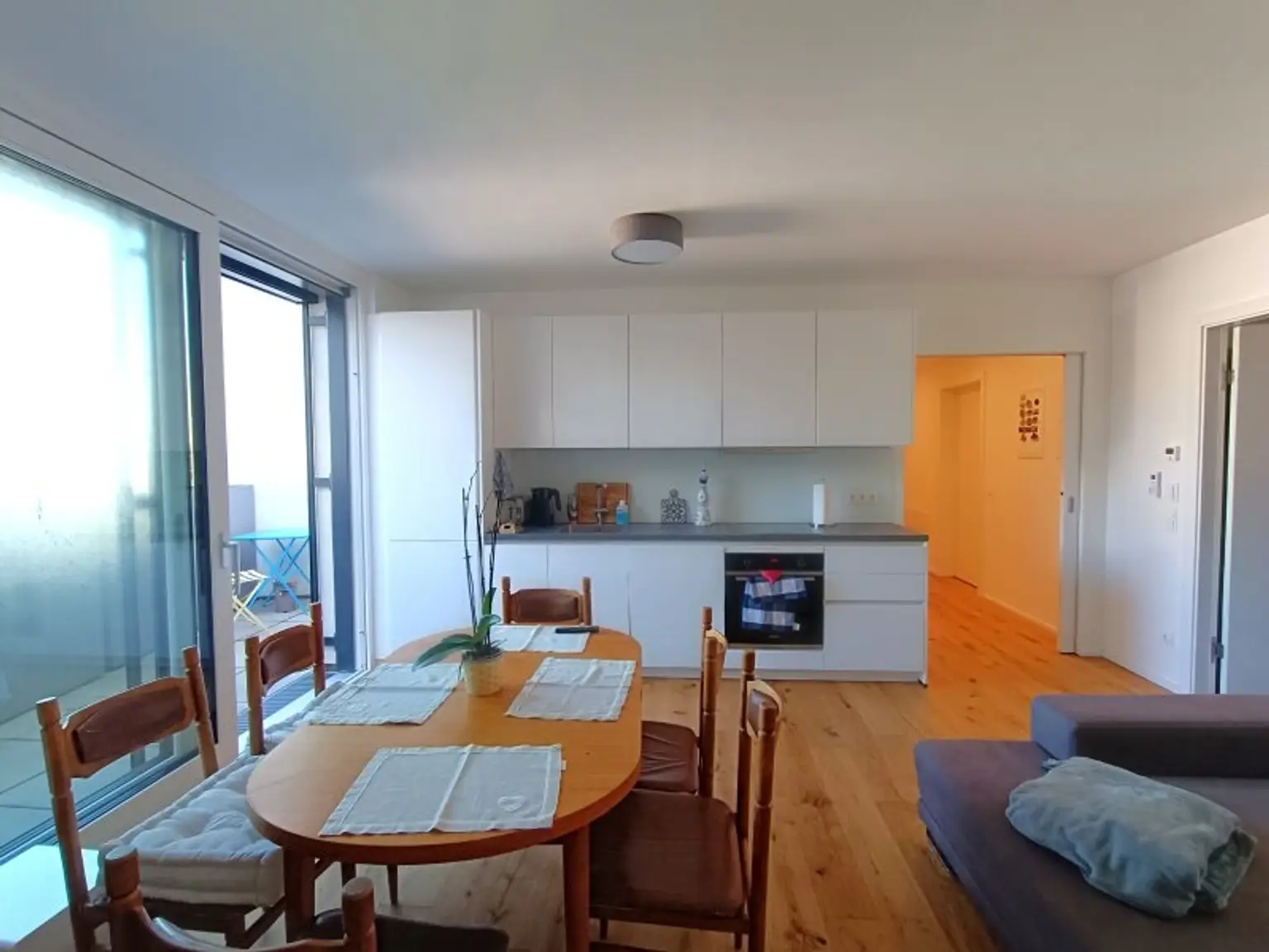 Moderne Dachgeschoss-Wohnung mit Freifläche! 2 Zimmer! Nähe U4 Pilgramgasse!